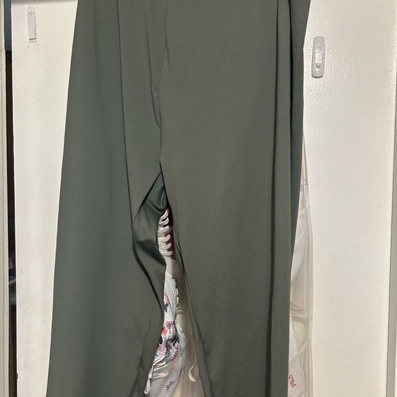 NWOT Olive Green Capris - Picture 11 of 11